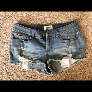 Short ripped distressed light jean shorts